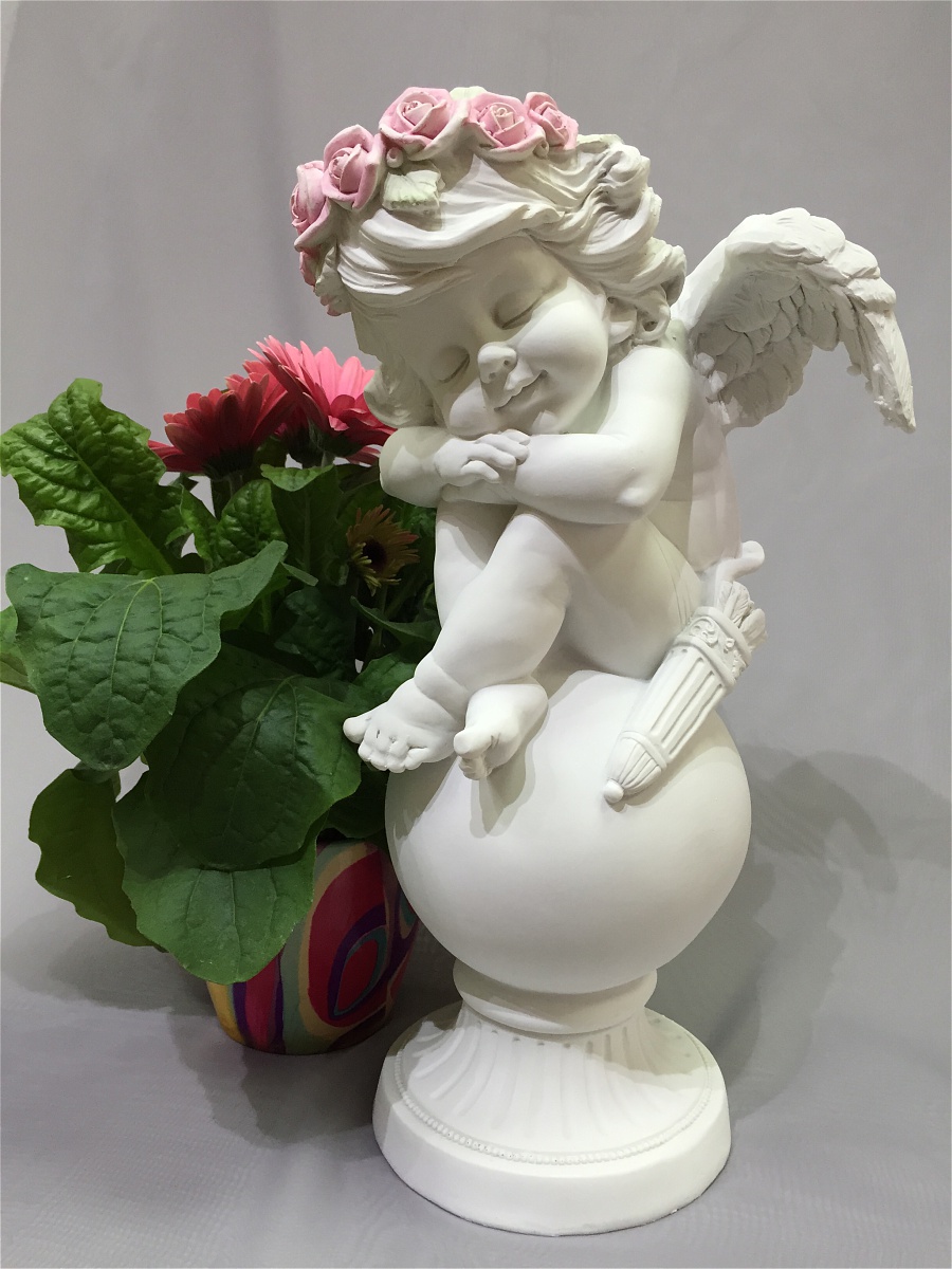 Ангел с цветами статуэтка